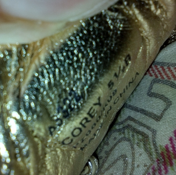 Coach Corey Letter Graffiti Pumps - Picture 8 of 16